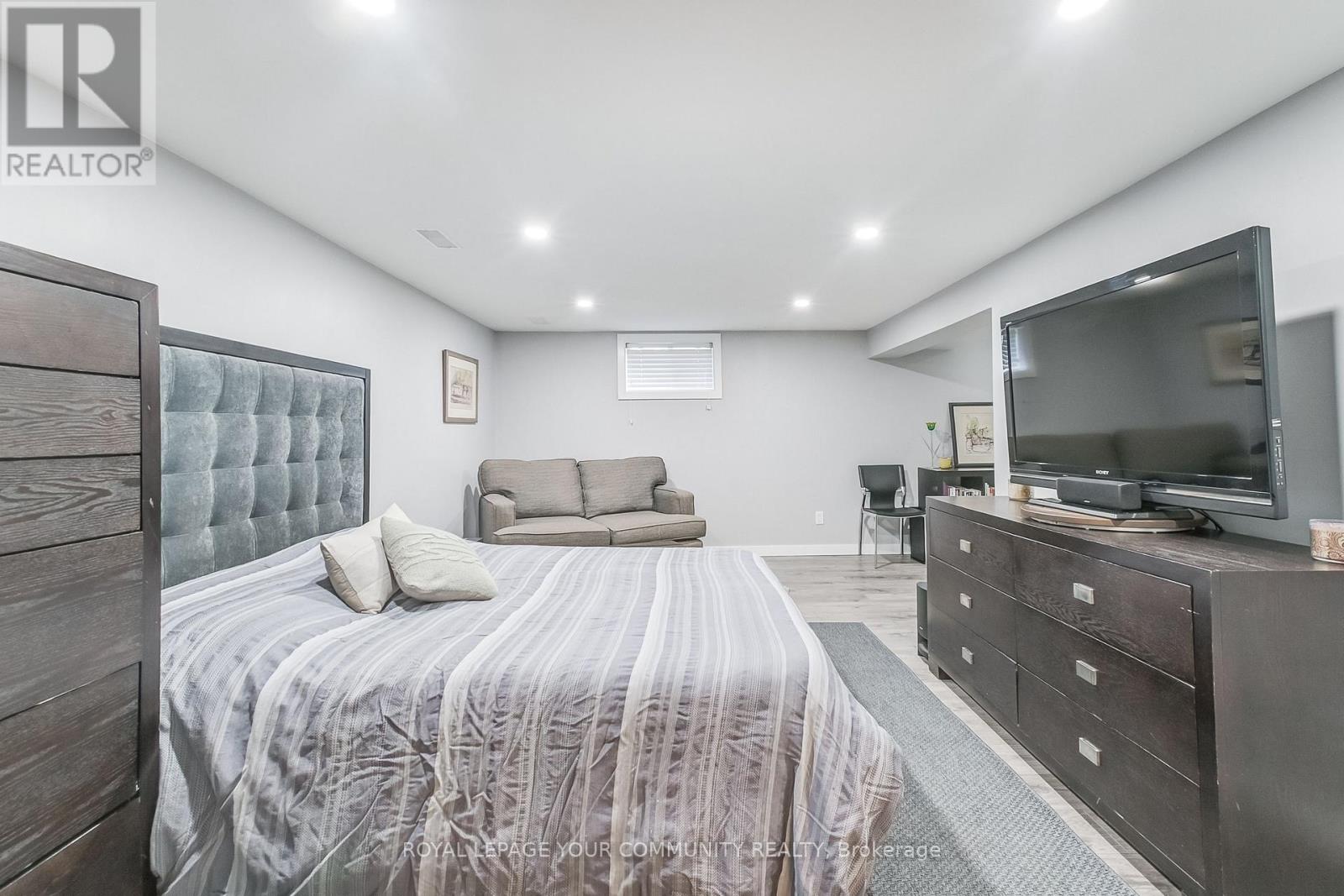 93 Gair Drive, Toronto, Ontario  M8W 4P9 - Photo 32 - W12469667