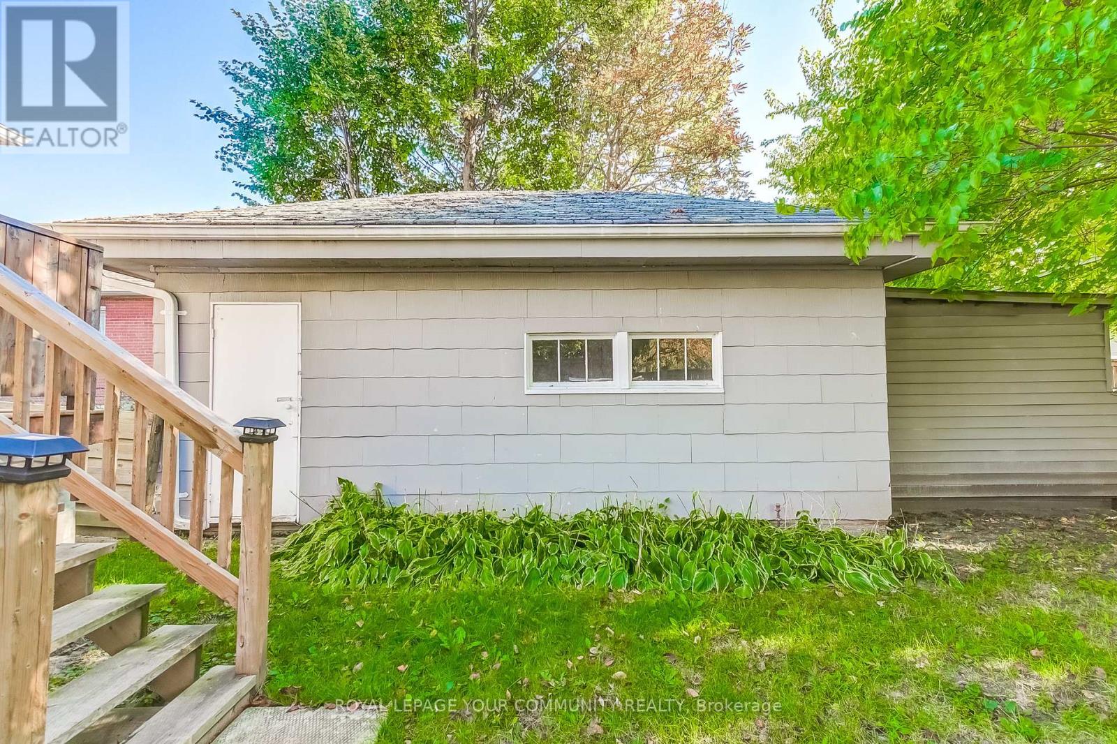 93 Gair Drive, Toronto, Ontario  M8W 4P9 - Photo 39 - W12469667