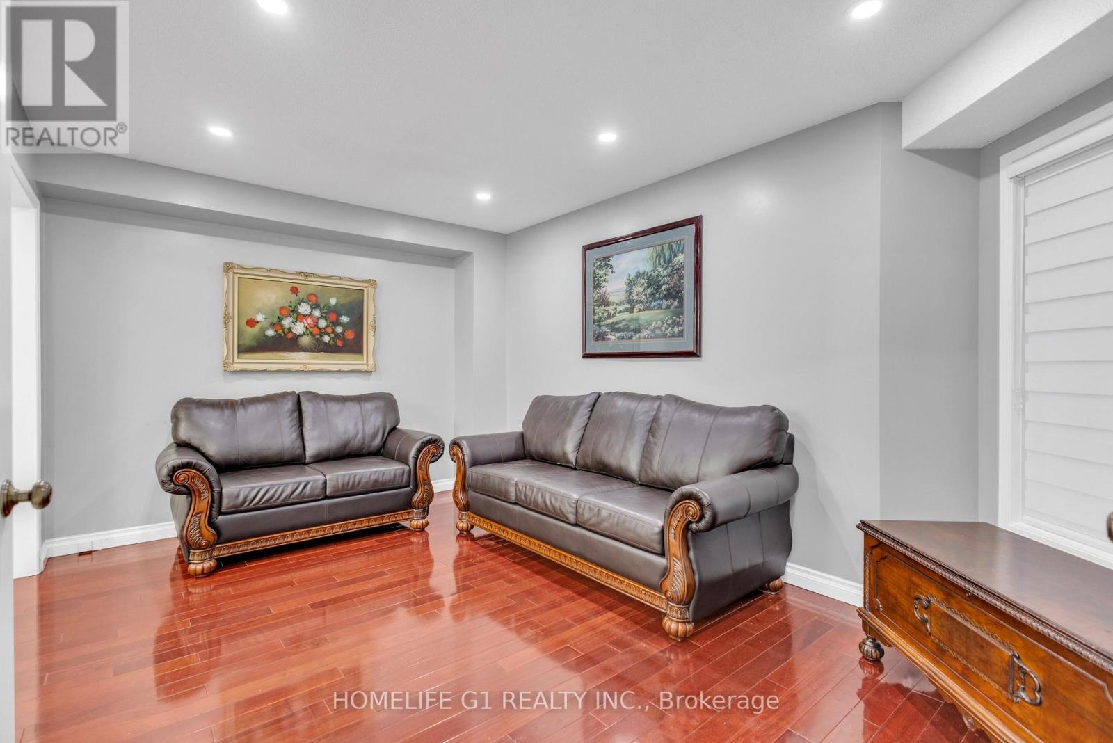 51 Rocky Mountain Crescent, Brampton, Ontario  L6R 1E7 - Photo 11 - W12469670