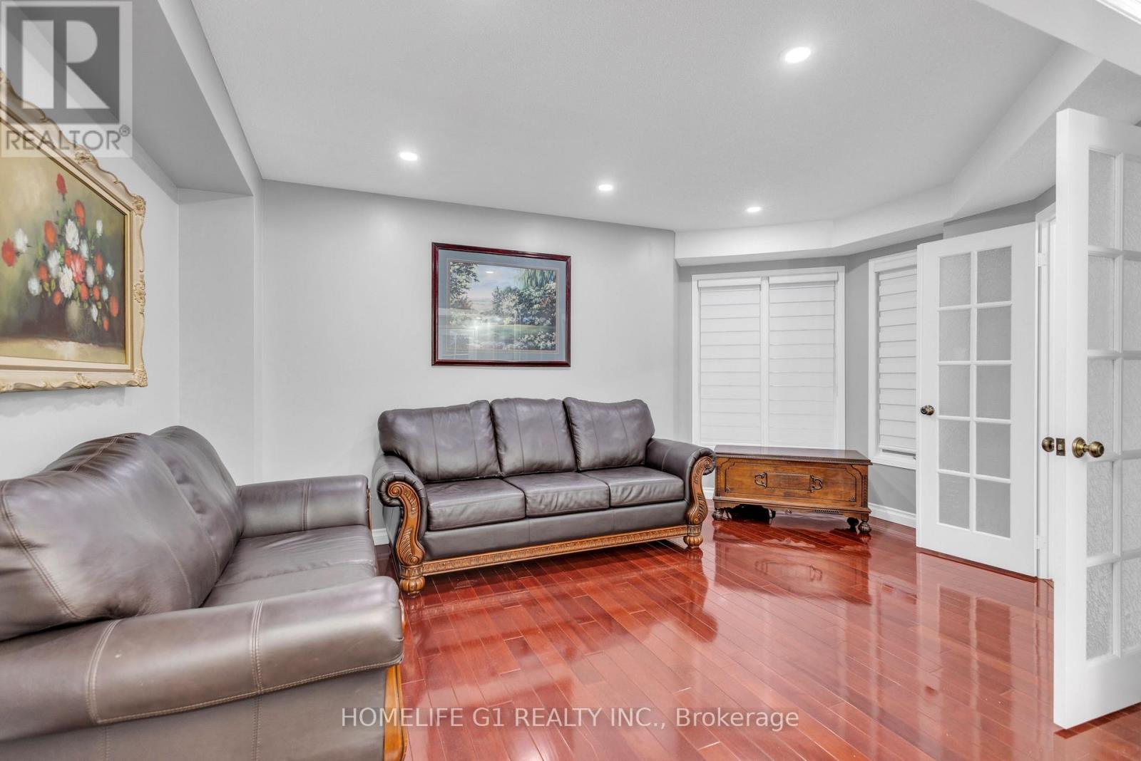51 Rocky Mountain Crescent, Brampton, Ontario  L6R 1E7 - Photo 12 - W12469670