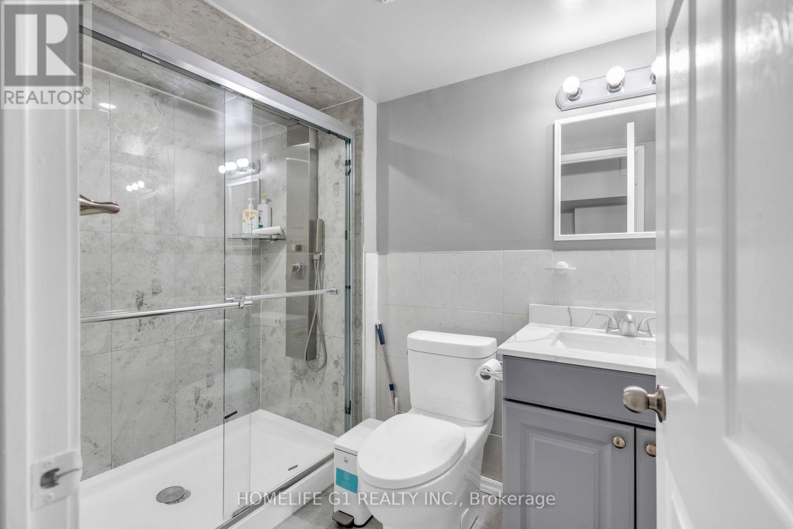 51 Rocky Mountain Crescent, Brampton, Ontario  L6R 1E7 - Photo 38 - W12469670