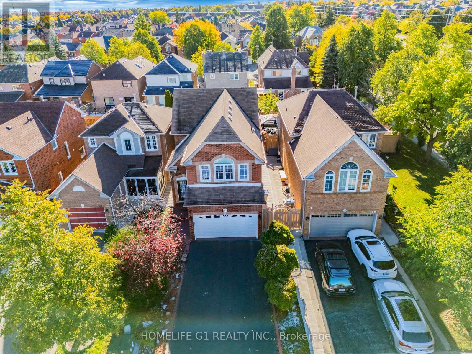 51 Rocky Mountain Crescent, Brampton, Ontario  L6R 1E7 - Photo 4 - W12469670