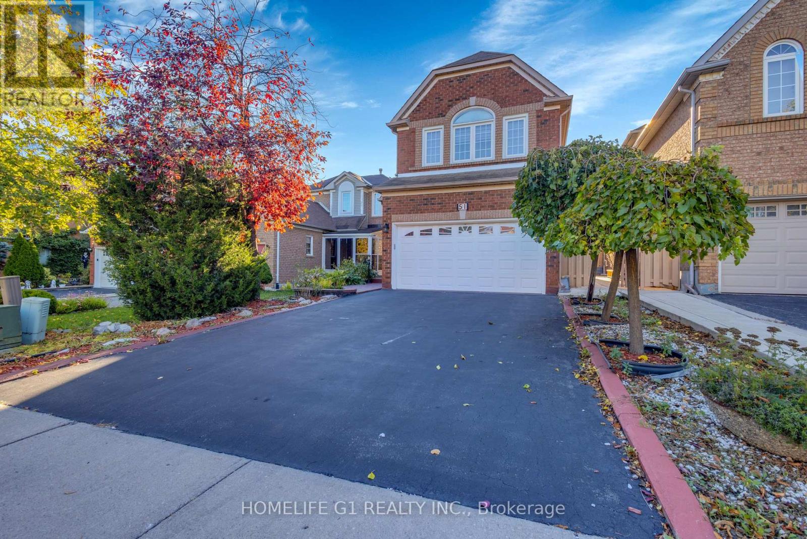 51 Rocky Mountain Crescent, Brampton, Ontario  L6R 1E7 - Photo 5 - W12469670