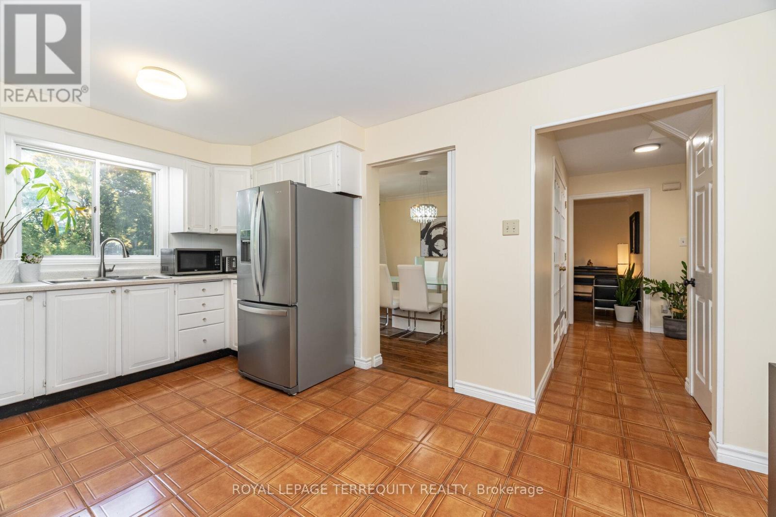 4085 Wheelwright Crescent, Mississauga, Ontario  L5L 2X3 - Photo 12 - W12469673