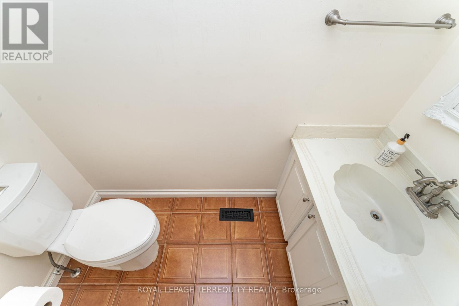 4085 Wheelwright Crescent, Mississauga, Ontario  L5L 2X3 - Photo 17 - W12469673
