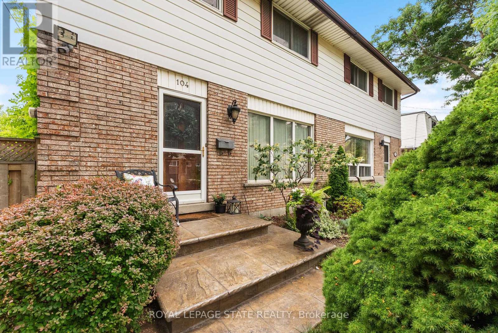 104 Berkindale Drive, Hamilton, Ontario  L8E 1M5 - Photo 3 - X12469636