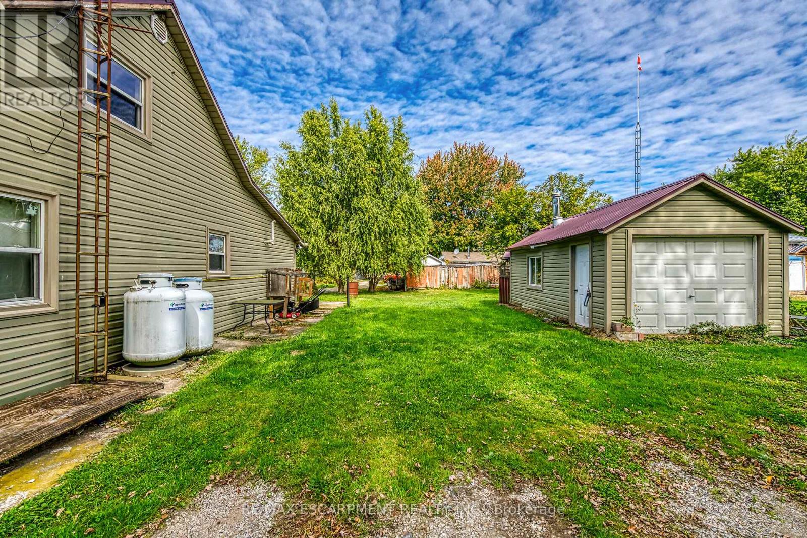 46 Nature Line, Haldimand, Ontario  N0A 1K0 - Photo 37 - X12469661