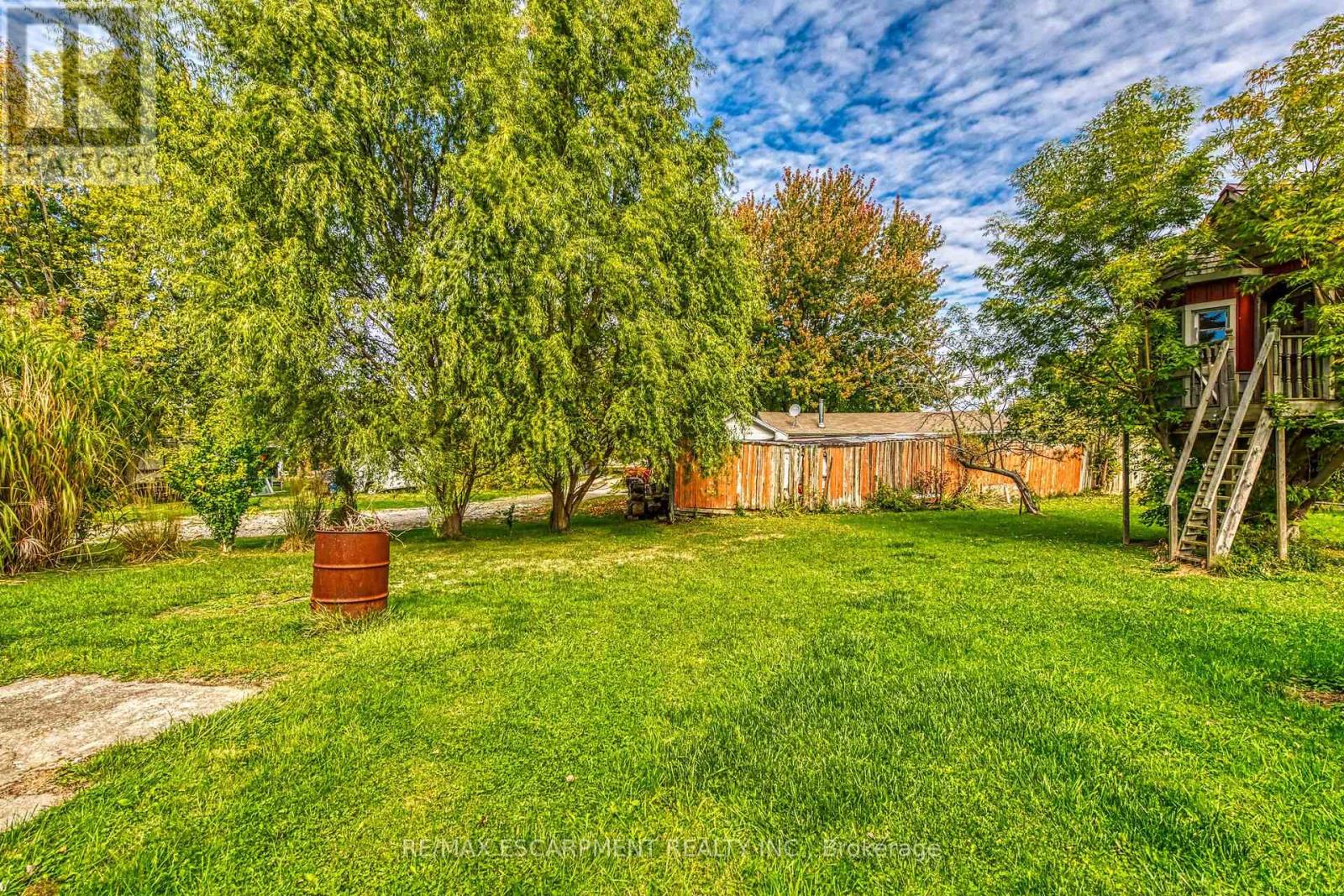 46 Nature Line, Haldimand, Ontario  N0A 1K0 - Photo 38 - X12469661