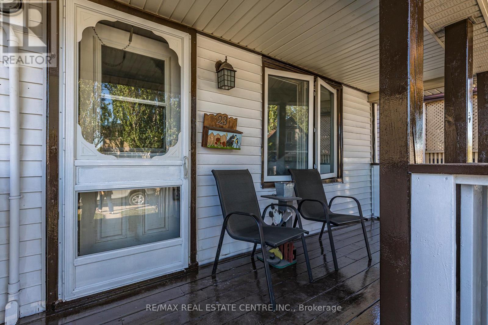 23 Frederick Avenue, Hamilton, Ontario  L8H 4K1 - Photo 3 - X12469672