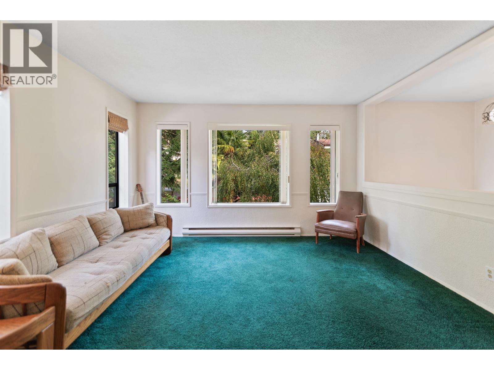 1067 Fircrest Road, Gibsons, British Columbia  V0N 1V4 - Photo 10 - R3059746