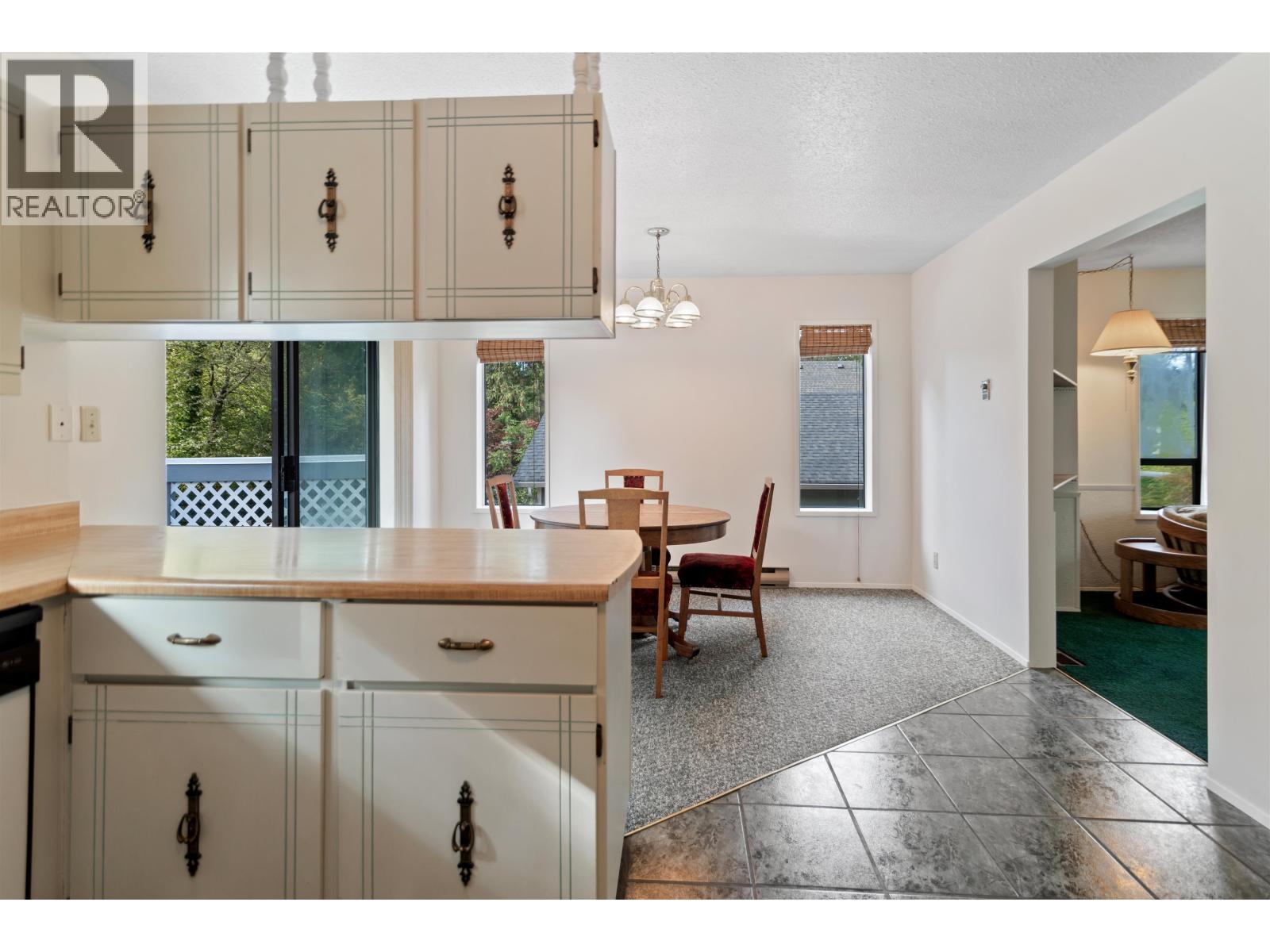 1067 Fircrest Road, Gibsons, British Columbia  V0N 1V4 - Photo 14 - R3059746