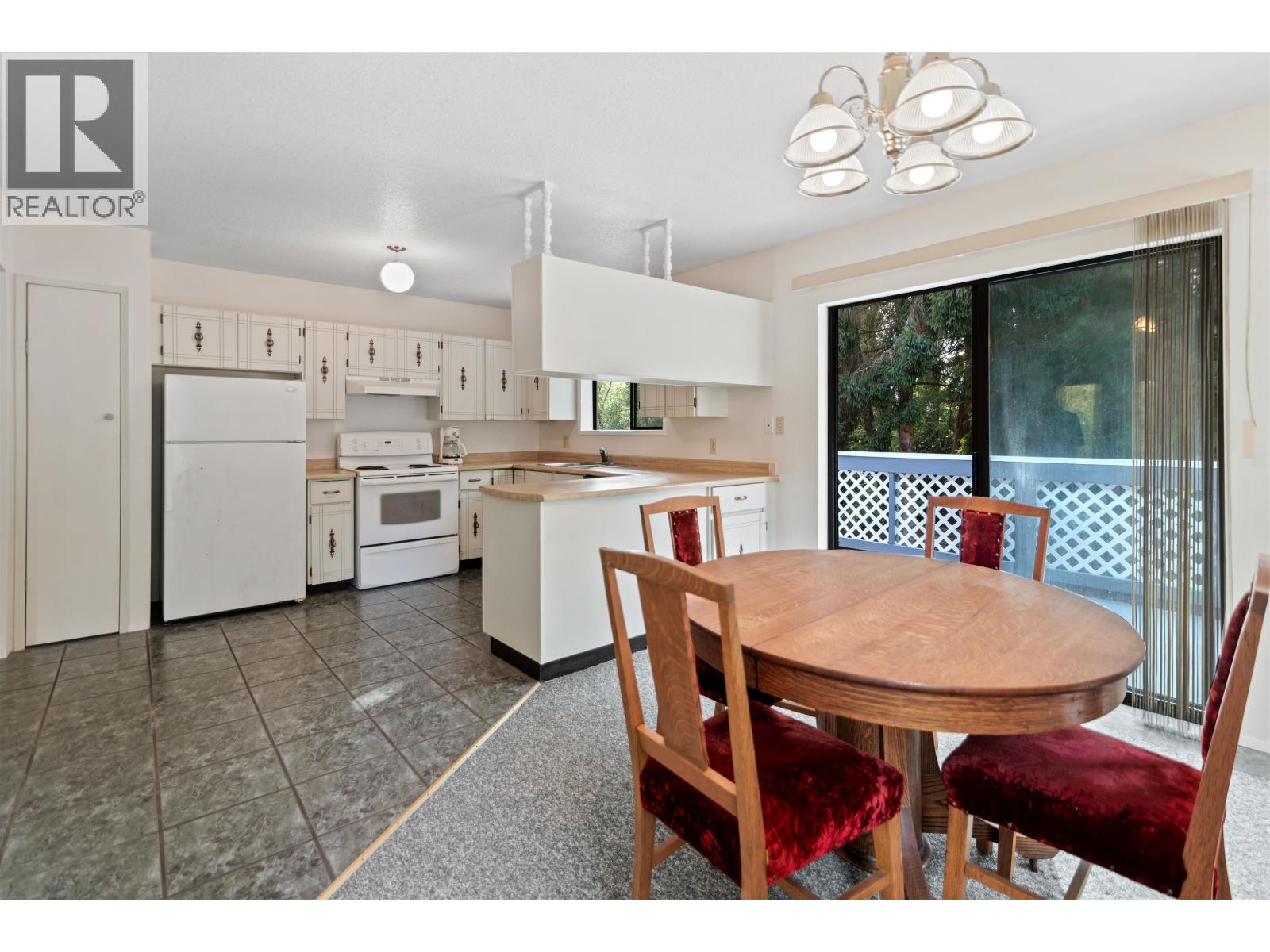 1067 Fircrest Road, Gibsons, British Columbia  V0N 1V4 - Photo 15 - R3059746