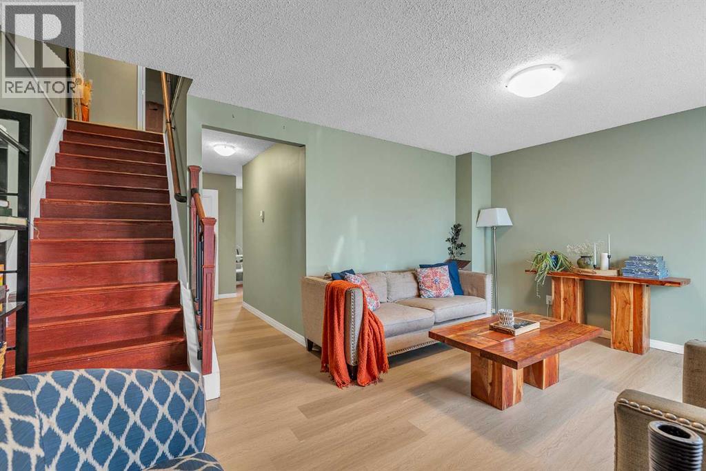 232 Abadan Place Ne, Calgary, Alberta  T2A 6S9 - Photo 2 - A2265346