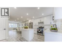 152 OVERLEA Drive, Kitchener, Ontario