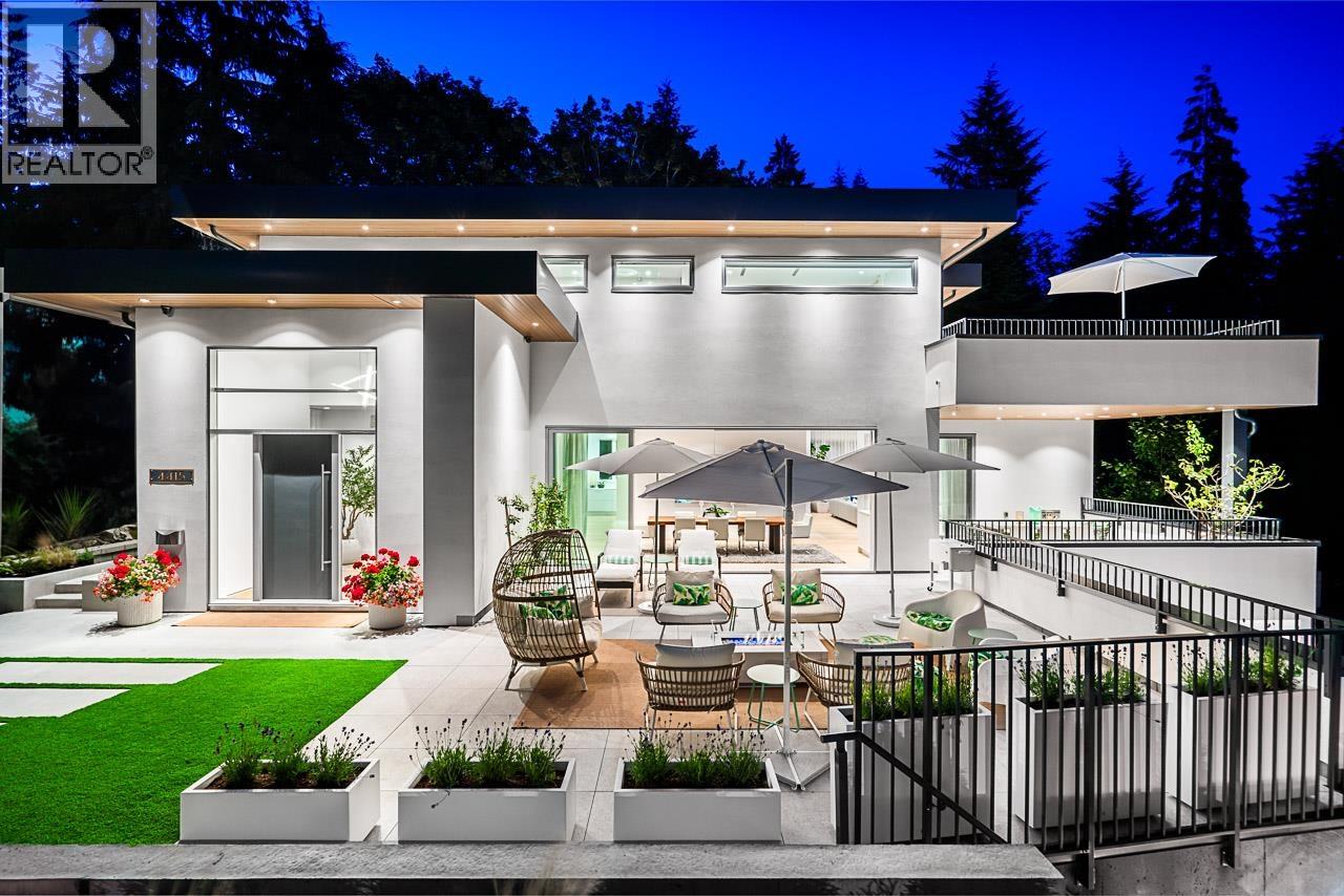 4415 STONE CRESCENT, West Vancouver, British Columbia