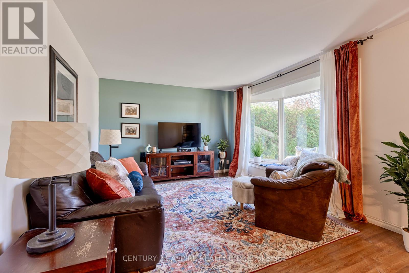 20 John Street, Petawawa, Ontario  K8H 1S4 - Photo 6 - X12469707
