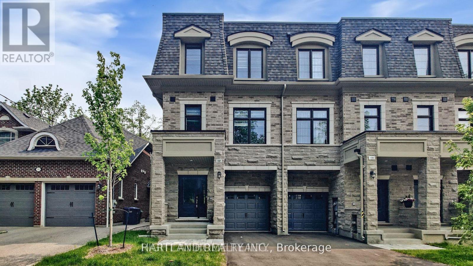 197 WYNDHAM STREET, Mississauga, Ontario