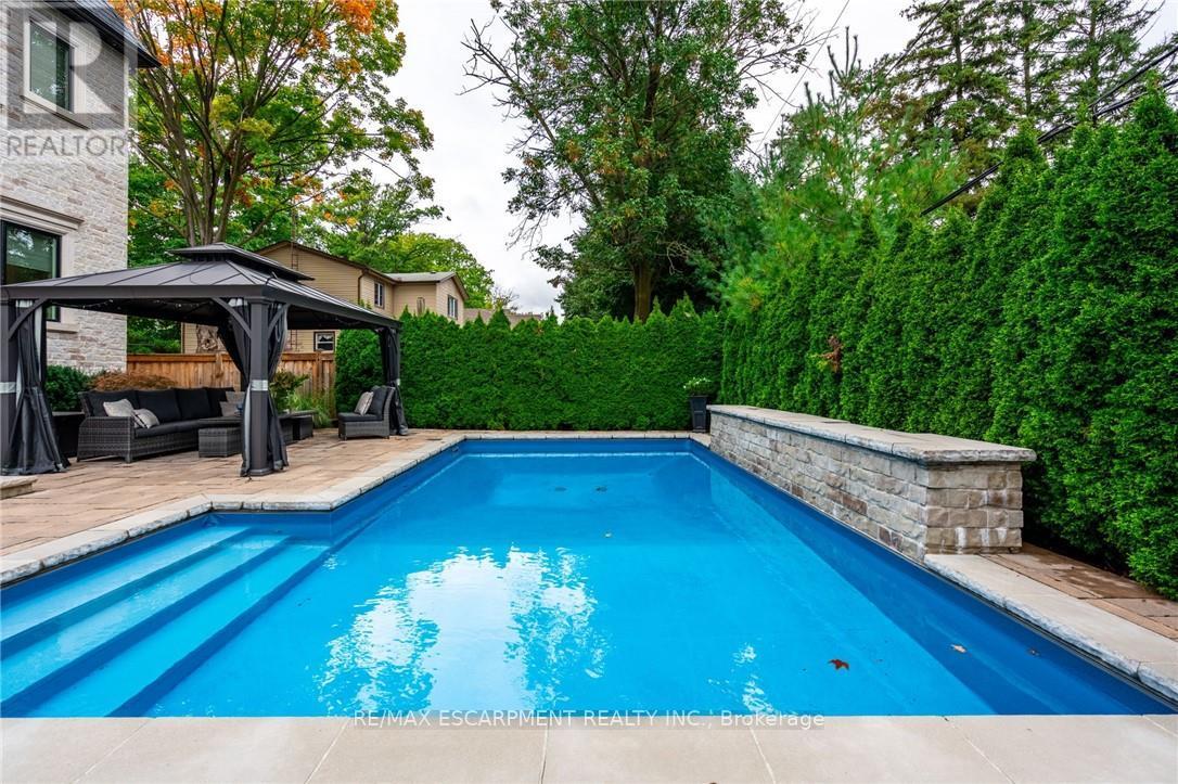 385 Pine Cove Road, Burlington, Ontario  L7N 1W4 - Photo 2 - W12469686