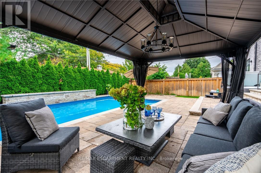 385 Pine Cove Road, Burlington, Ontario  L7N 1W4 - Photo 24 - W12469686