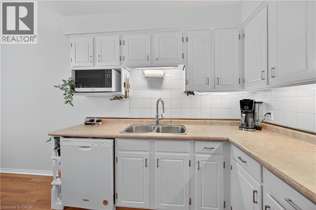 1011 White Oak Drive Unit# 20, Burlington, Ontario  L7T 2L3 - Photo 12 - 40780127