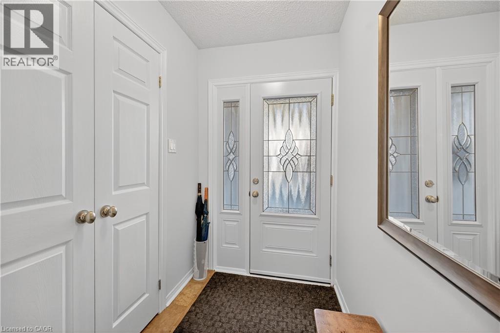 1011 White Oak Drive Unit# 20, Burlington, Ontario  L7T 2L3 - Photo 3 - 40780127