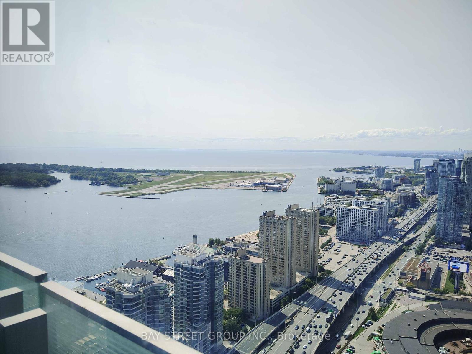 5006 - 12 York Street, Toronto, Ontario  M5J 0A9 - Photo 2 - C12398617