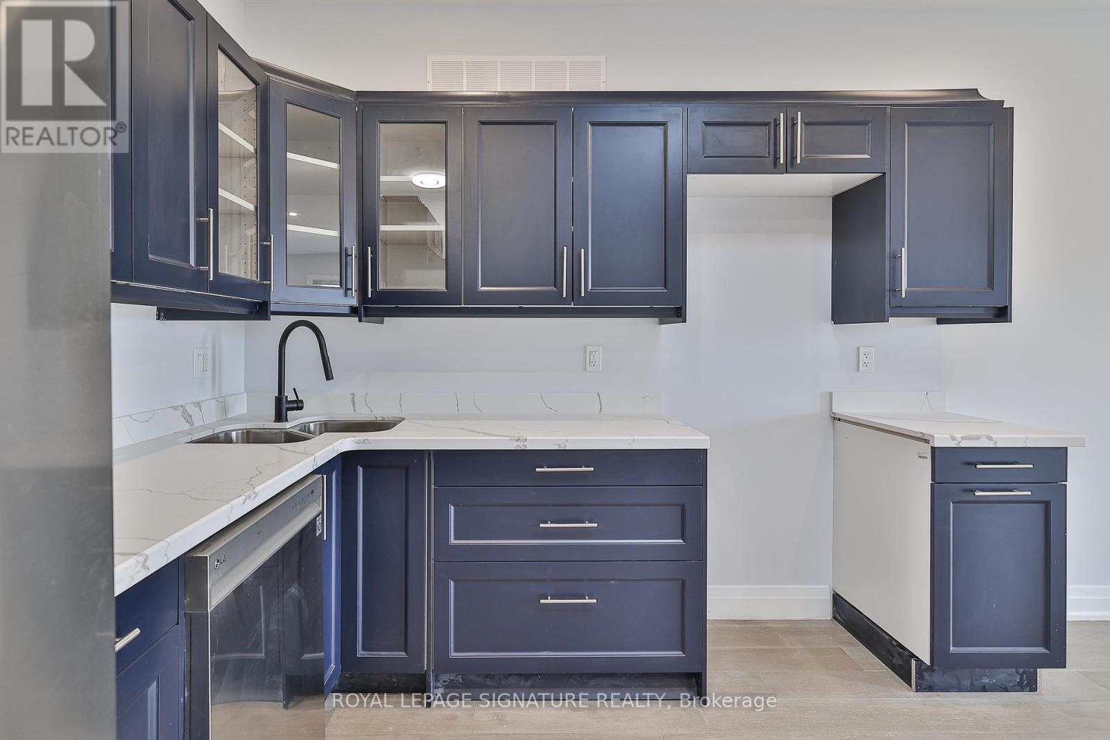 Third - 60 Belvidere Avenue, Toronto, Ontario  M6C 1P6 - Photo 6 - C12469275