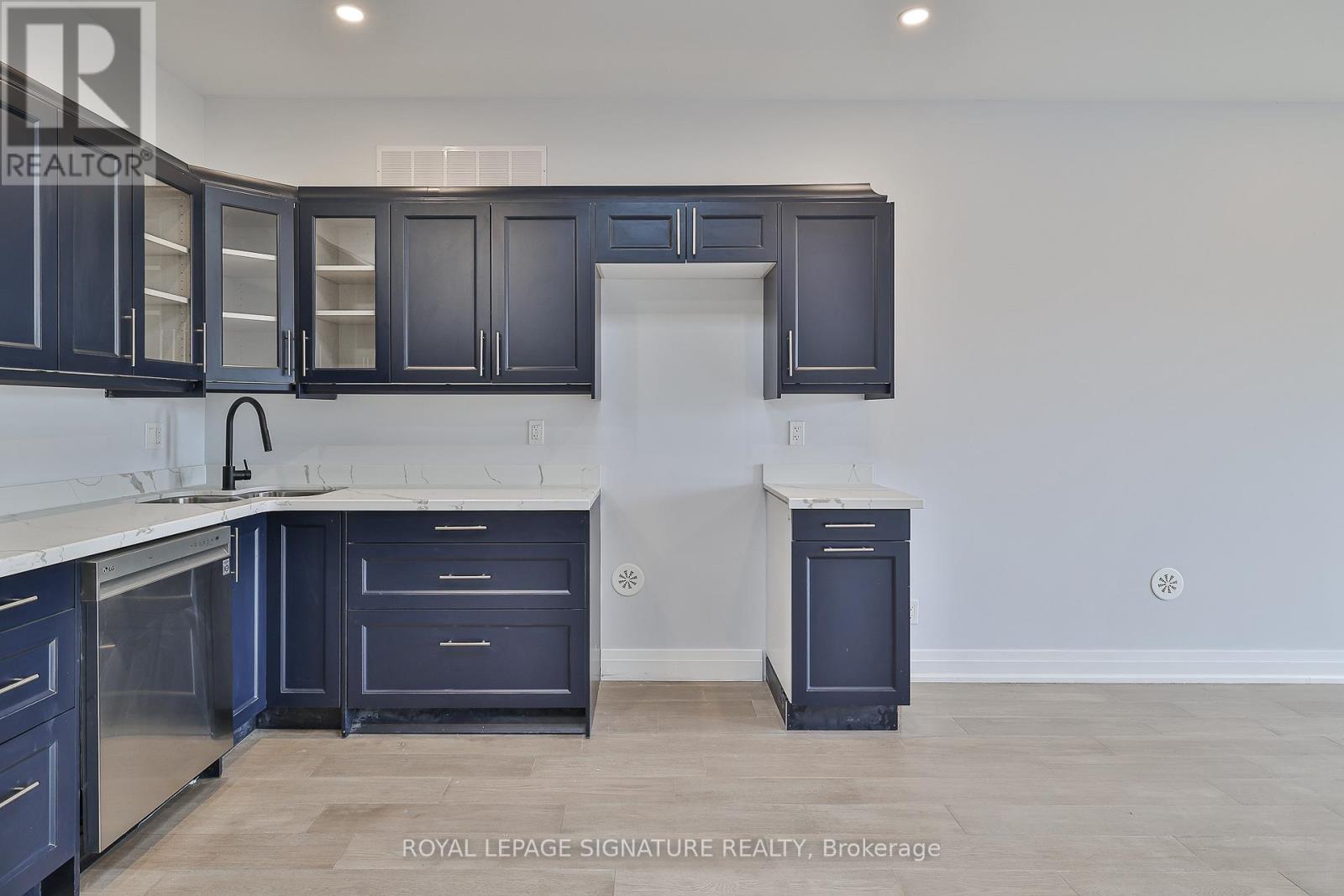Third - 60 Belvidere Avenue, Toronto, Ontario  M6C 1P6 - Photo 9 - C12469275