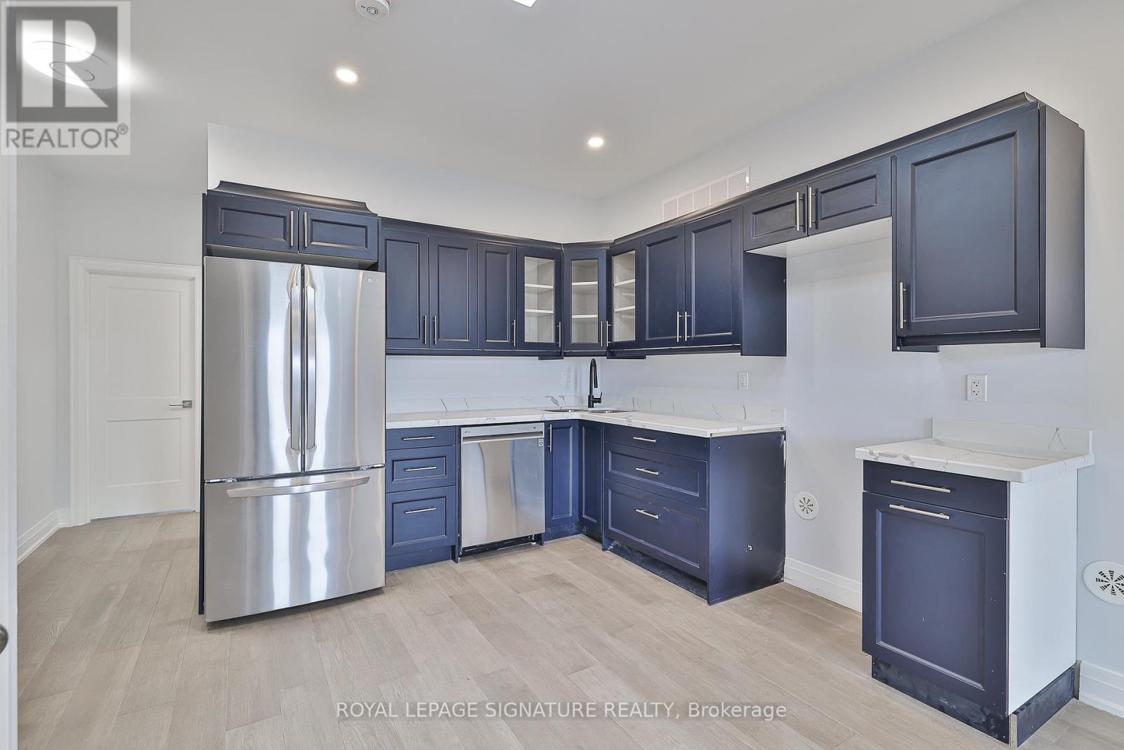 Third - 60 Belvidere Avenue, Toronto, Ontario  M6C 1P6 - Photo 8 - C12469275