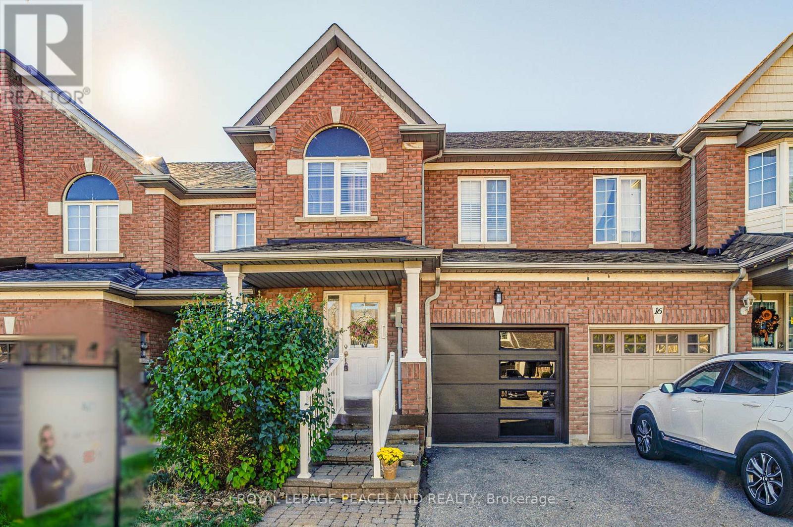 14 Oglevie Drive, Whitby, Ontario  L1R 2Y4 - Photo 3 - E12467362