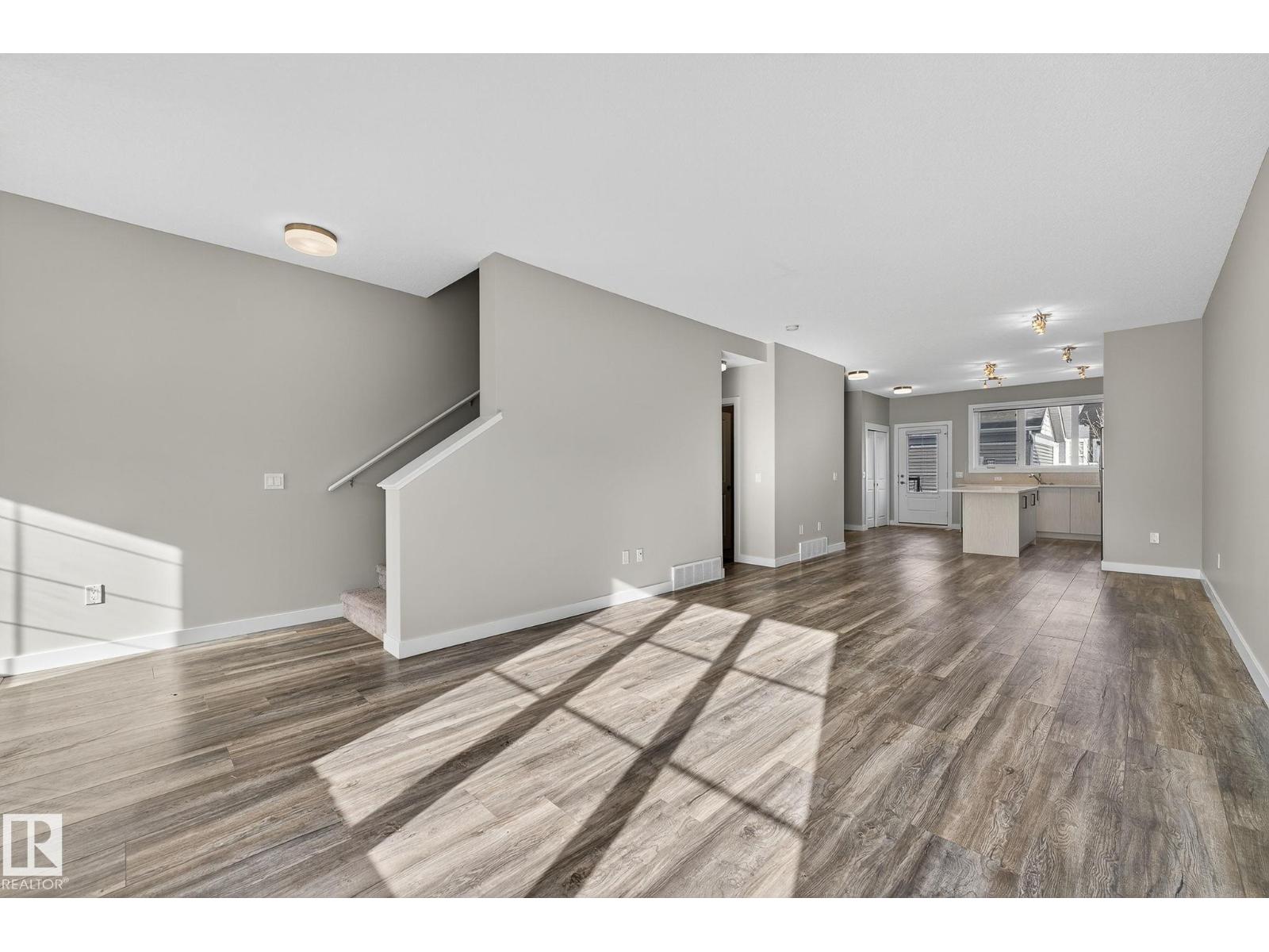1077 Gault Bv Nw, Edmonton, Alberta  T5E 6W3 - Photo 3 - E4462638