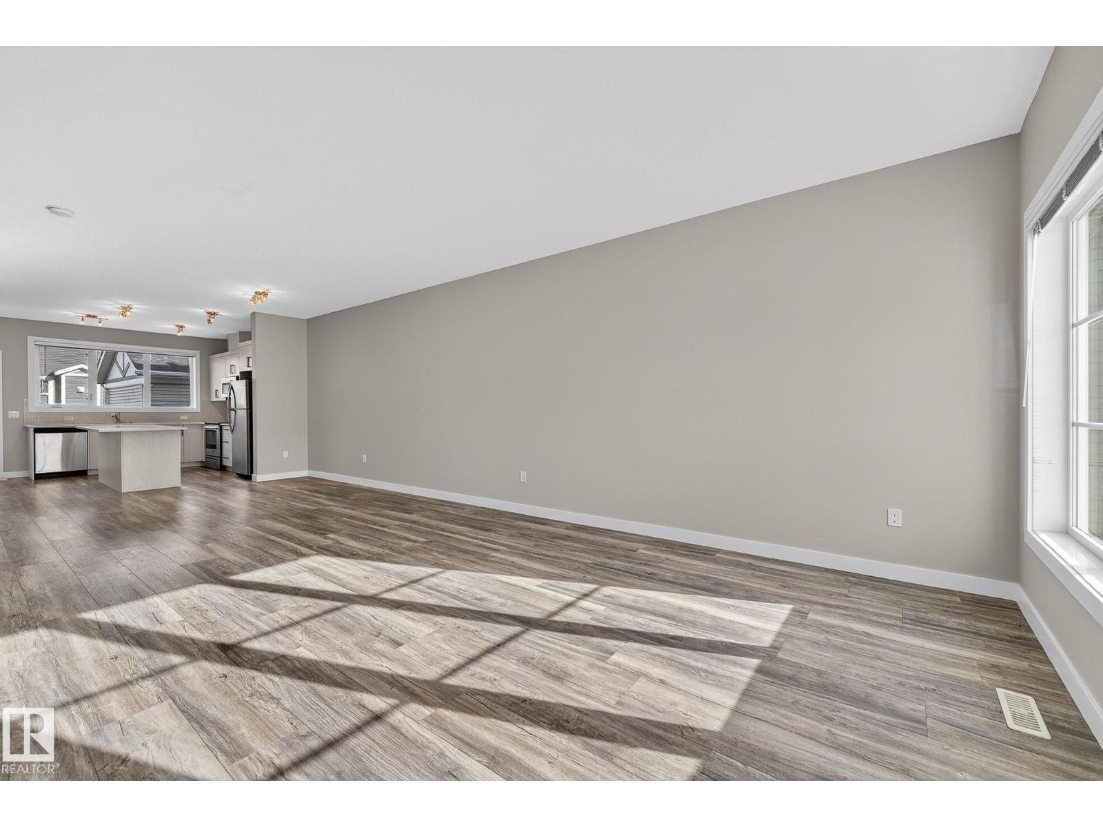 1077 Gault Bv Nw, Edmonton, Alberta  T5E 6W3 - Photo 4 - E4462638
