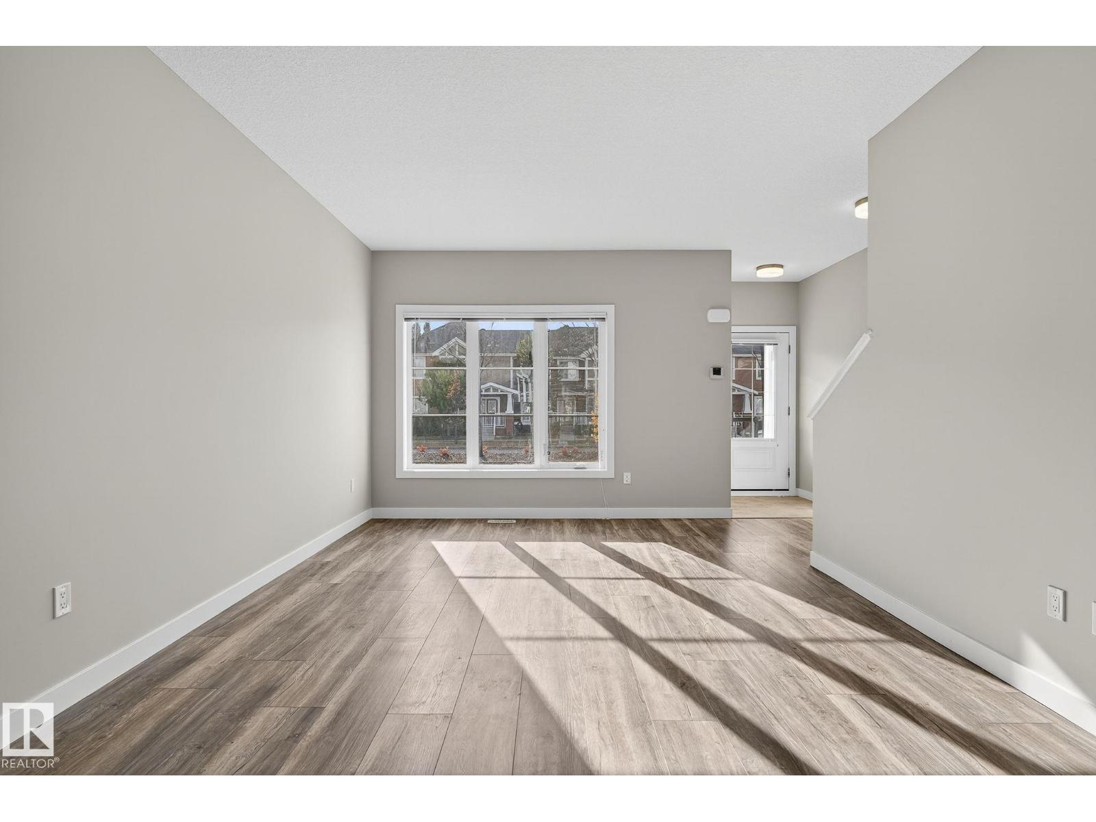 1077 Gault Bv Nw, Edmonton, Alberta  T5E 6W3 - Photo 5 - E4462638