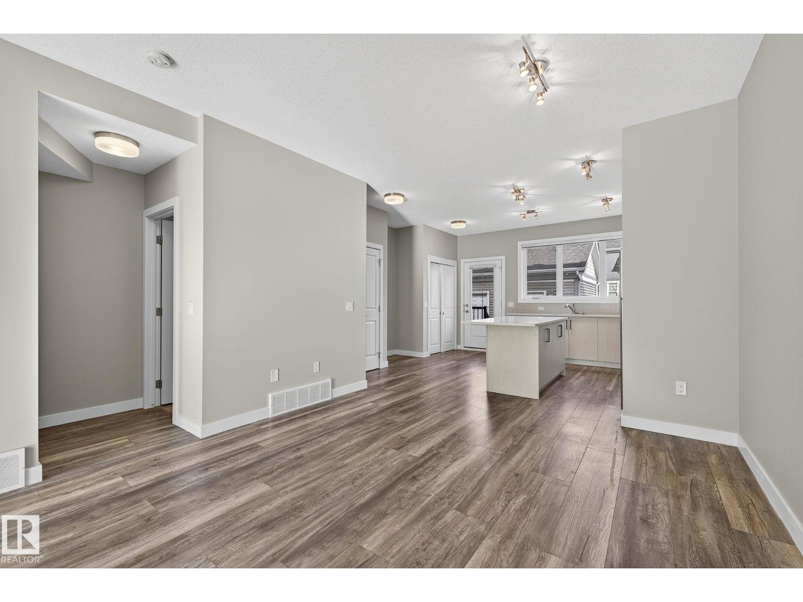 1077 Gault Bv Nw, Edmonton, Alberta  T5E 6W3 - Photo 6 - E4462638