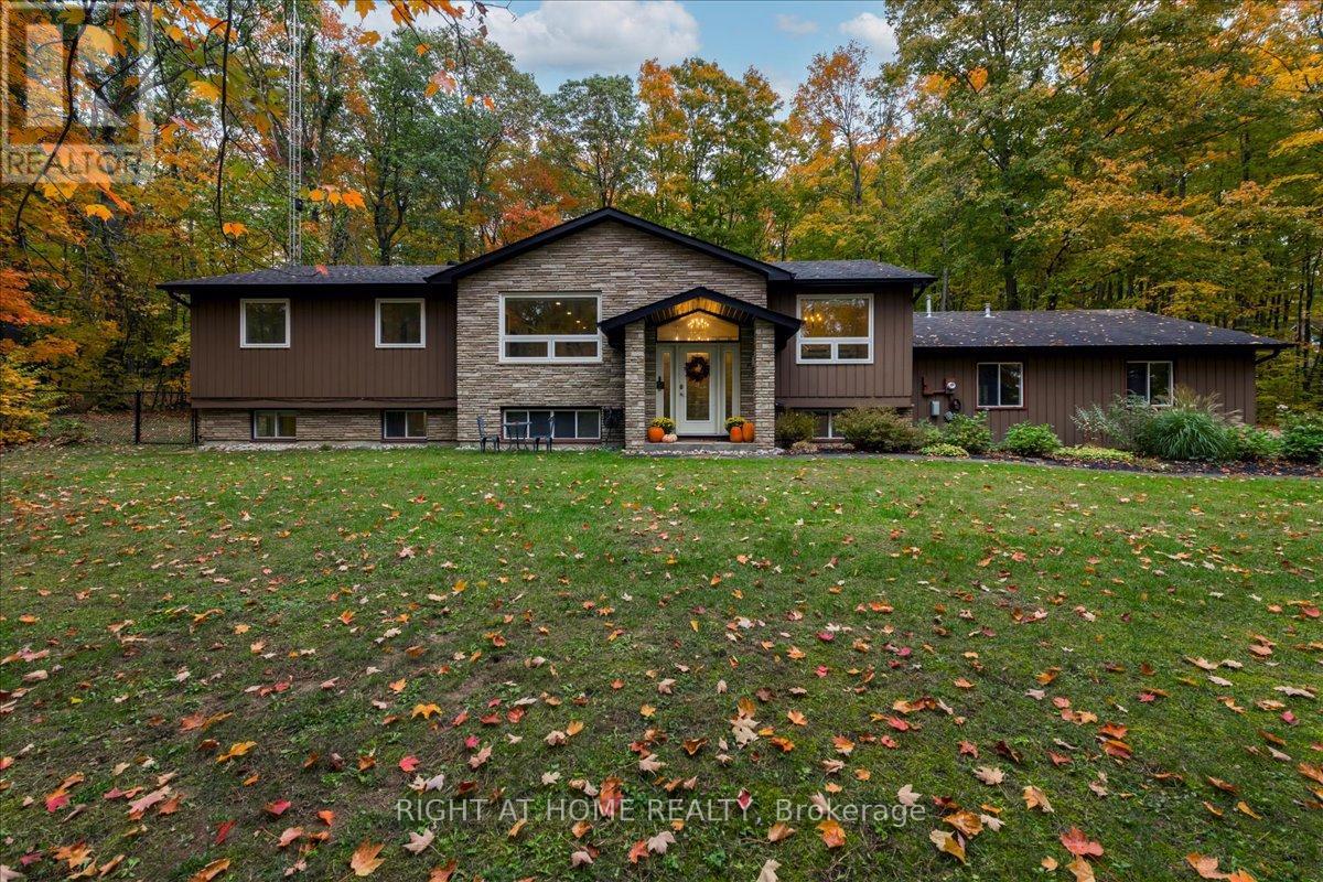 11 Woodland Crescent, Oro-Medonte, Ontario  L4M 4Y8 - Photo 2 - S12443561
