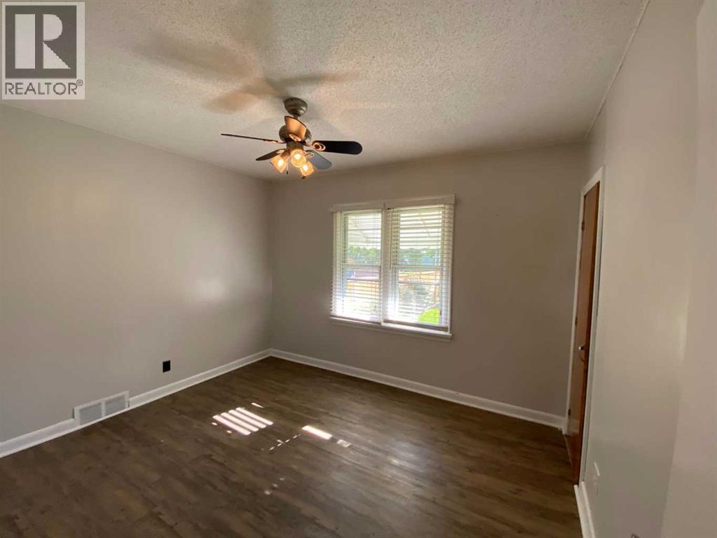 5813 54 Street, Taber, Alberta  T1G 1L9 - Photo 11 - A2248028