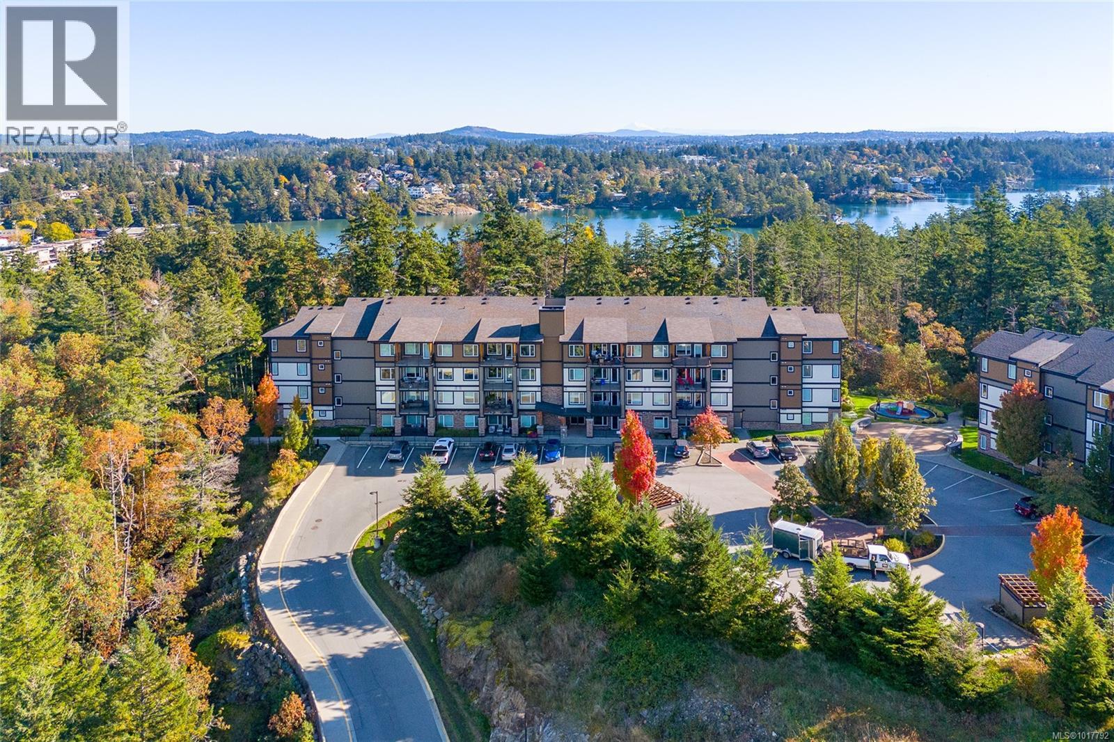 201 290 Wilfert Rd, View Royal, British Columbia