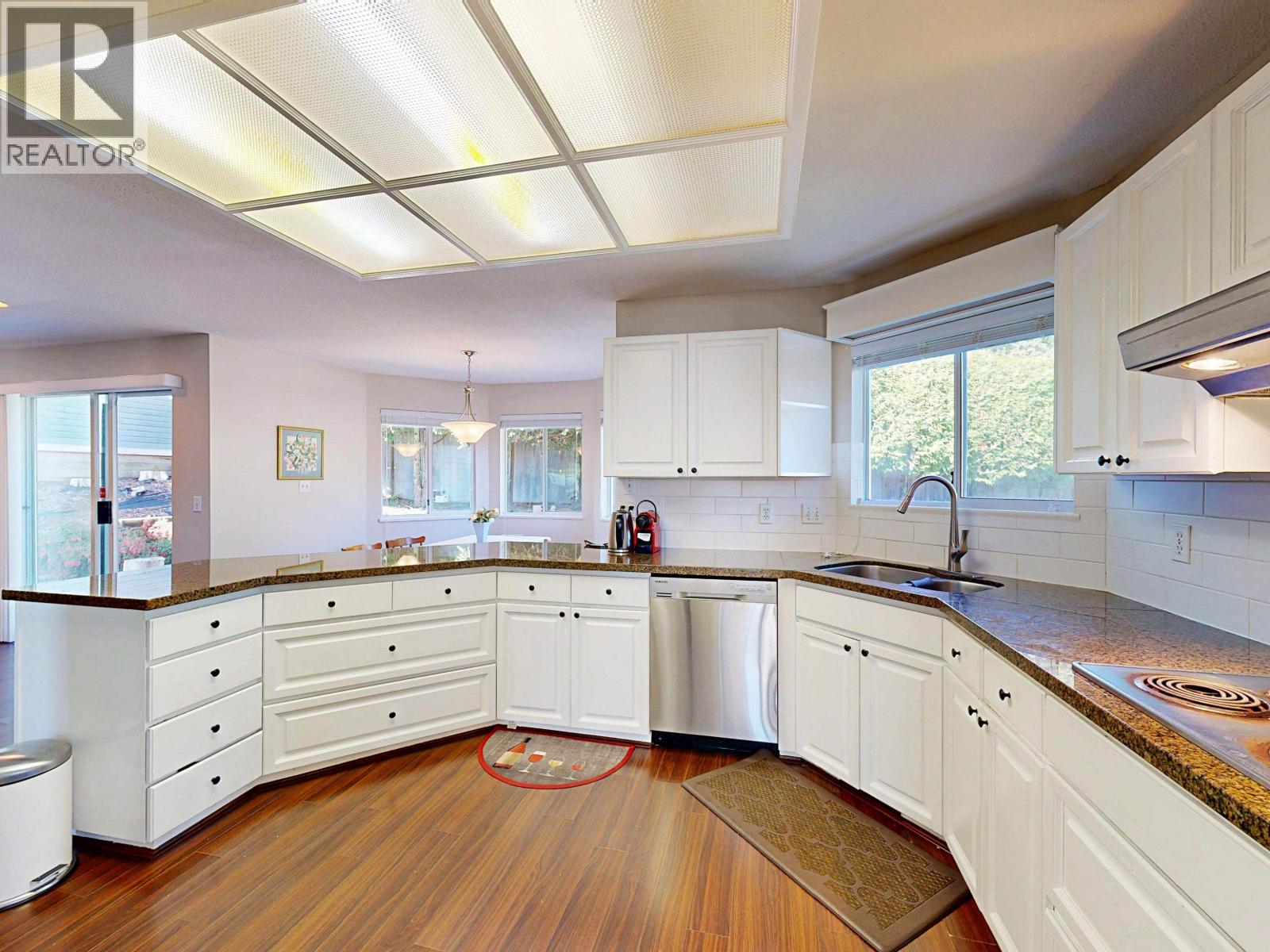 2910 Kalamalka Drive, Coquitlam, British Columbia  V3C 5Z7 - Photo 10 - R3059392
