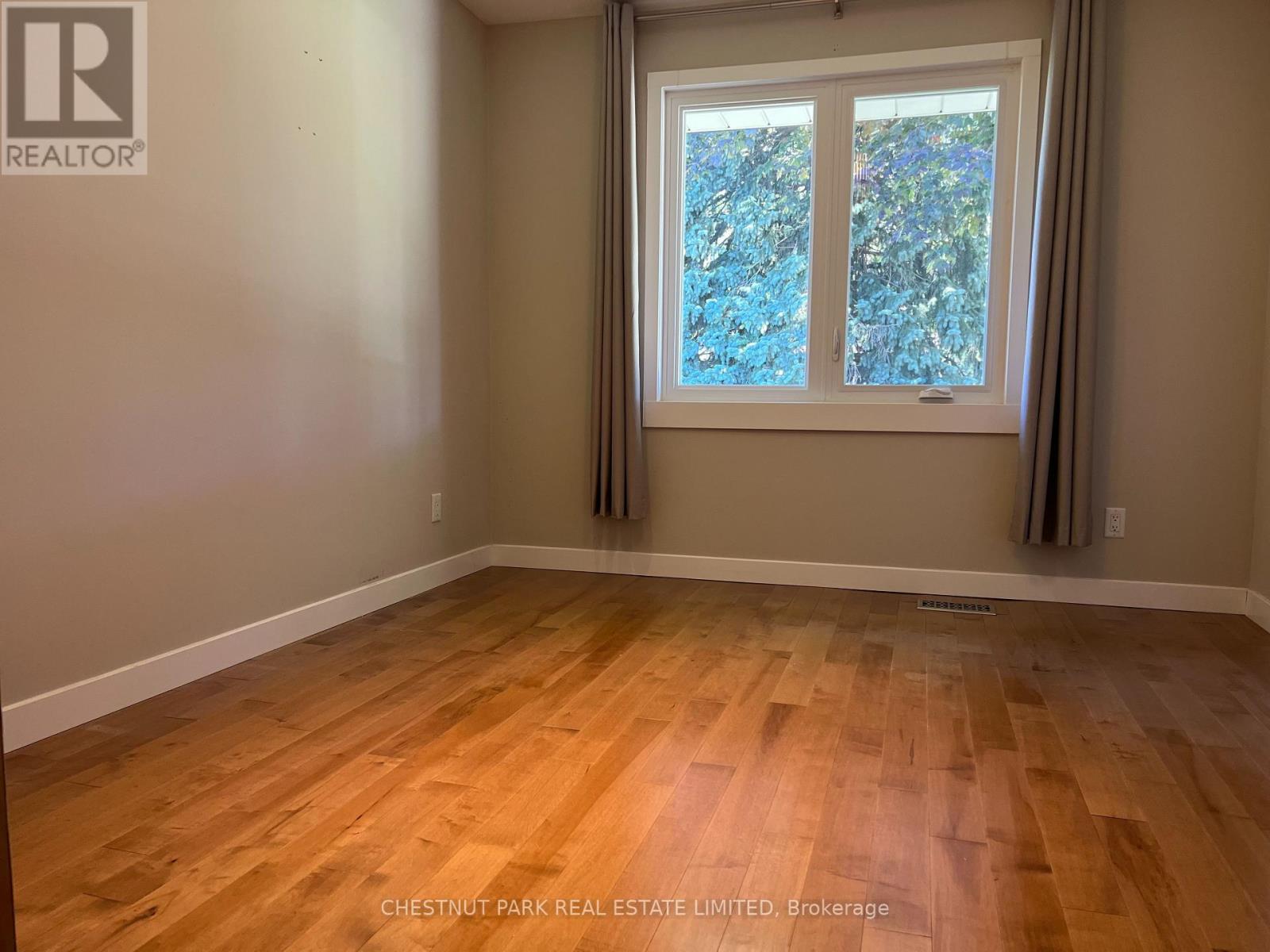 142 Sloane Avenue, Toronto, Ontario  M4A 2B7 - Photo 10 - C12469709