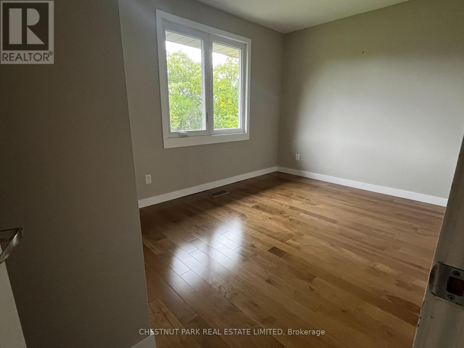 142 Sloane Avenue, Toronto, Ontario  M4A 2B7 - Photo 11 - C12469709