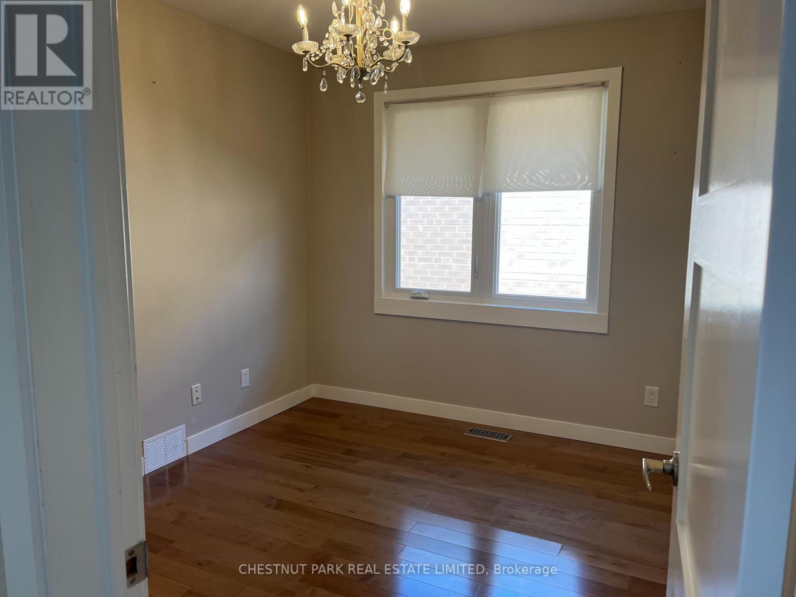 142 Sloane Avenue, Toronto, Ontario  M4A 2B7 - Photo 12 - C12469709