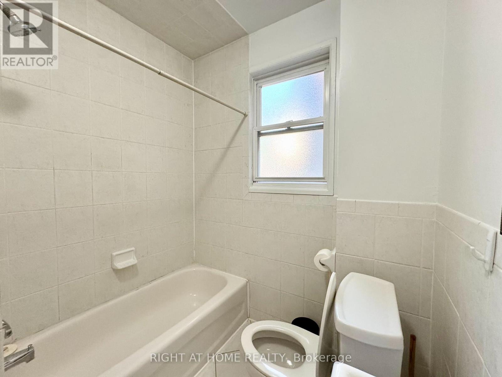 Main Apartment - 1198 Avenue Road, Toronto, Ontario  M5N 2G1 - Photo 27 - C12469725