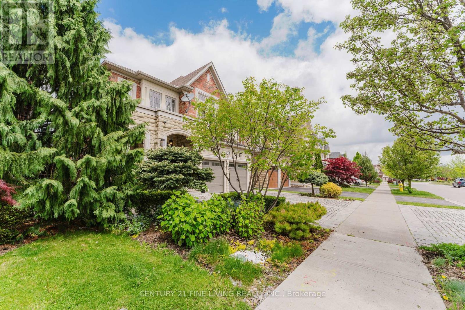 96 Wolf Creek Crescent, Vaughan, Ontario  L6A 4B9 - Photo 4 - N12461743
