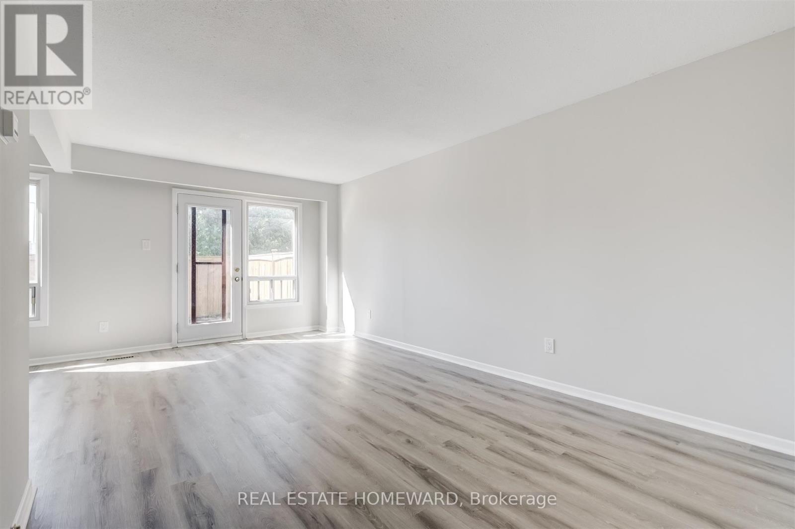 10 - 85 Baif Boulevard, Richmond Hill, Ontario  L4C 5E2 - Photo 4 - N12469701