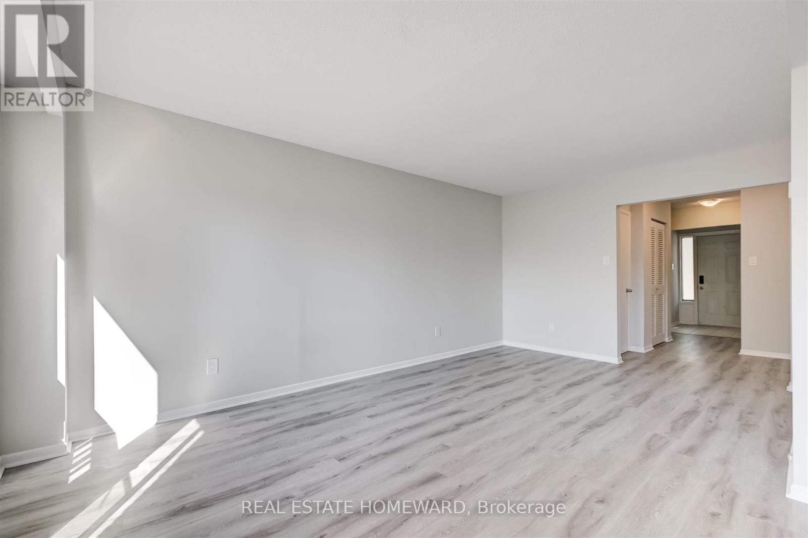 10 - 85 Baif Boulevard, Richmond Hill, Ontario  L4C 5E2 - Photo 6 - N12469701