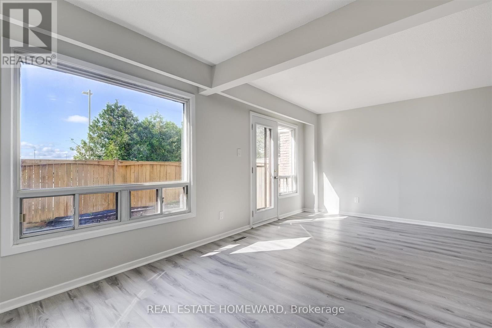 10 - 85 Baif Boulevard, Richmond Hill, Ontario  L4C 5E2 - Photo 8 - N12469701