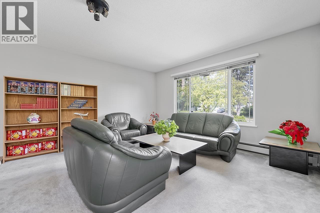 620 Thirteenth Street, New Westminster, British Columbia  V3M 4M4 - Photo 3 - R3059439