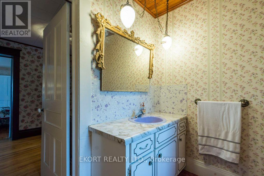 2422 County Rd 3 Road, Prince Edward County, Ontario K0K 1L0 - Photo 37 - X12469737