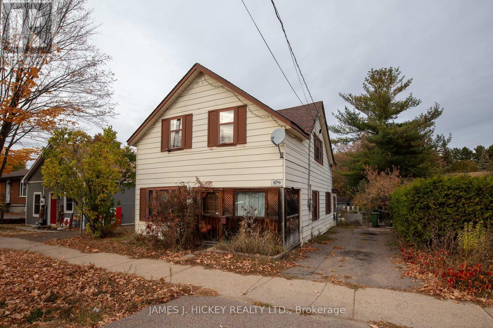 979 LEA STREET, Pembroke, Ontario