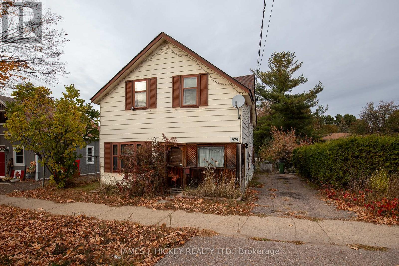 979 Lea Street, Pembroke, Ontario  K8A 6H9 - Photo 2 - X12469728